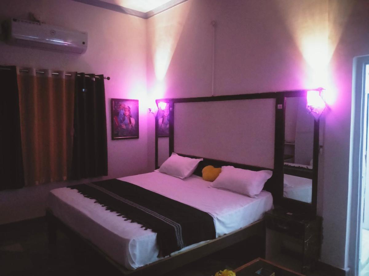 Eastern Gate Homestay Khajuraho Bagian luar foto