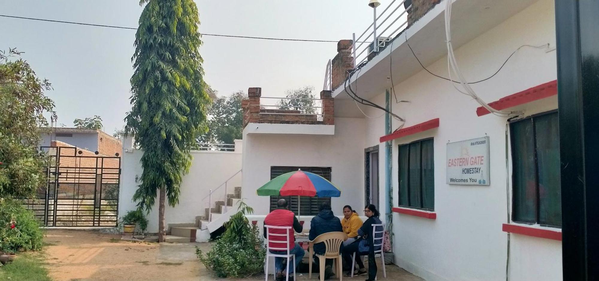 Eastern Gate Homestay Khajuraho Bagian luar foto