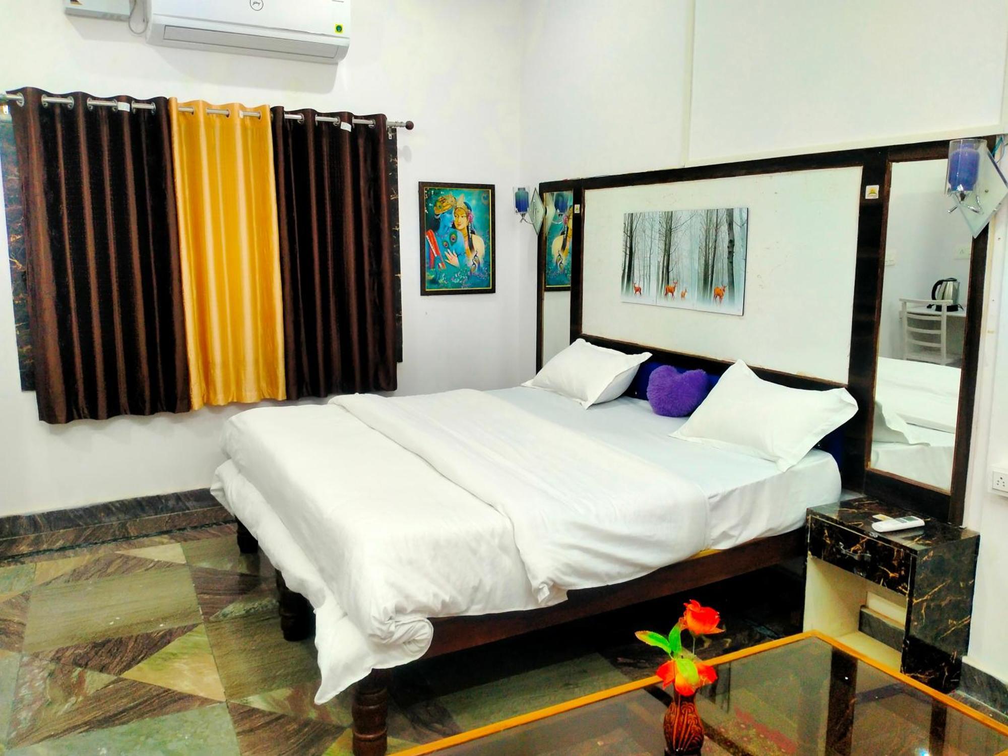 Eastern Gate Homestay Khajuraho Bagian luar foto