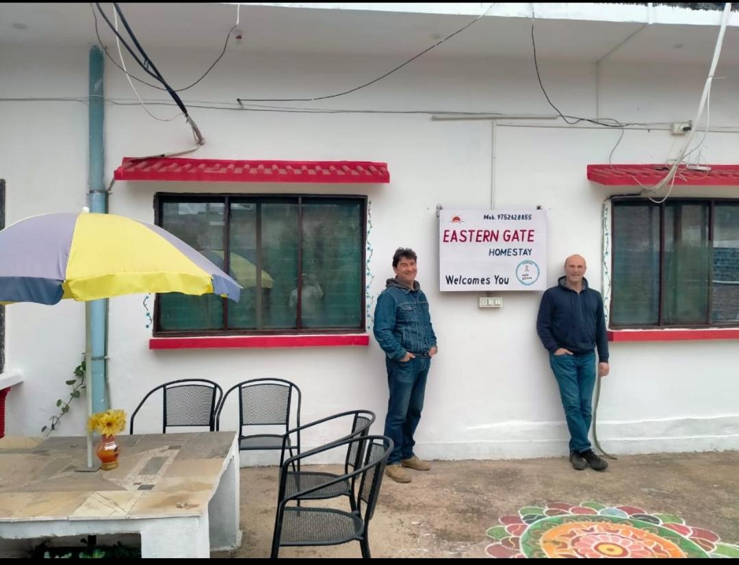 Eastern Gate Homestay Khajuraho Bagian luar foto